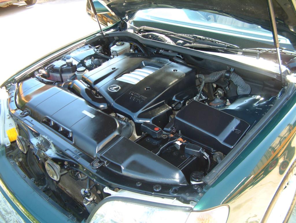 Engine bay looks sparkly too!